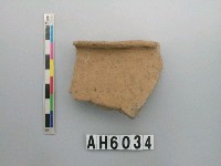 藏品(黃褐色夾砂陶口緣)的圖片